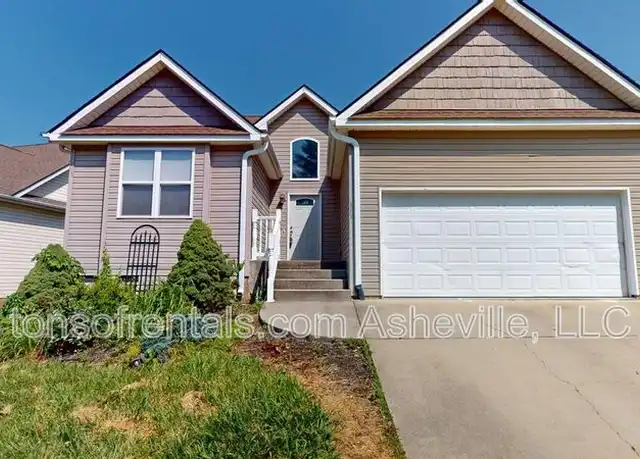 Property at 111 Woodcreek Cir, Swannanoa, NC, 28778, 3 beds, 2 baths, [object Object]