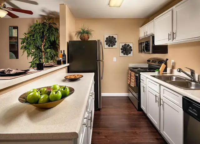 Photo of 926 Locust Ave, Long Beach, CA 90813