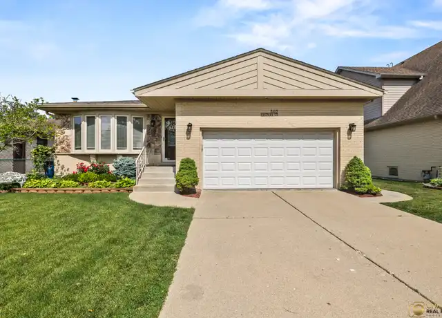 Property at 507 Eastman Ct, Mount Prospect, IL, 60056, 3 beds, 3 baths, [object Object]