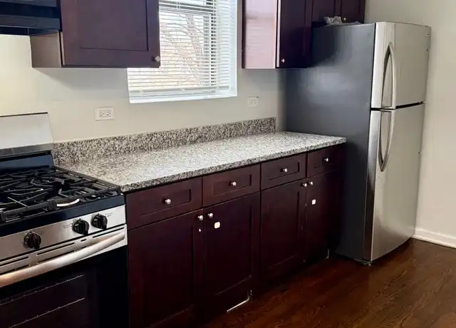 Property at 7525 S Kingston Ave Unit 3W, Chicago, IL, 60649, 2 beds, 1 bath, [object Object]