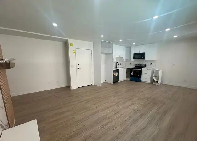 Property at Berendo Apartments - 400 S Berendo St, Los Angeles, CA, 90020, 1 bed, 1 bath, [object Object]