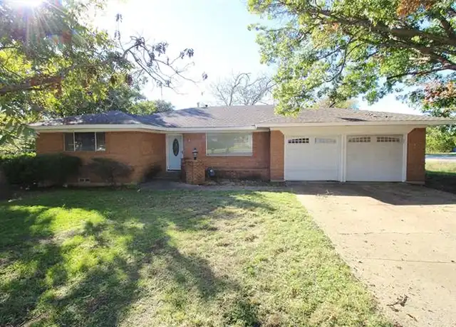 Property at 111 S 1st St, Midlothian, TX, 76065, 3 beds, 2 baths, [object Object]