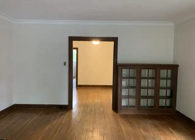 Property at 125 Clinton Heights Ave, Columbus, OH, 43202, 4 beds, 1 bath, [object Object]