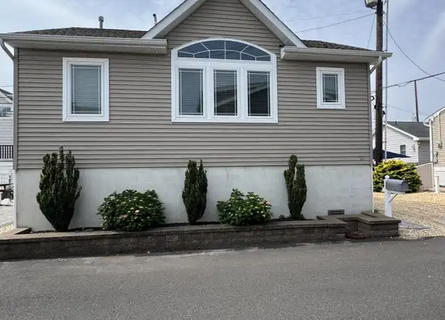 Property at 29 E Dune Way, Lavallette, NJ, 08735, 2 beds, 1 bath, [object Object]