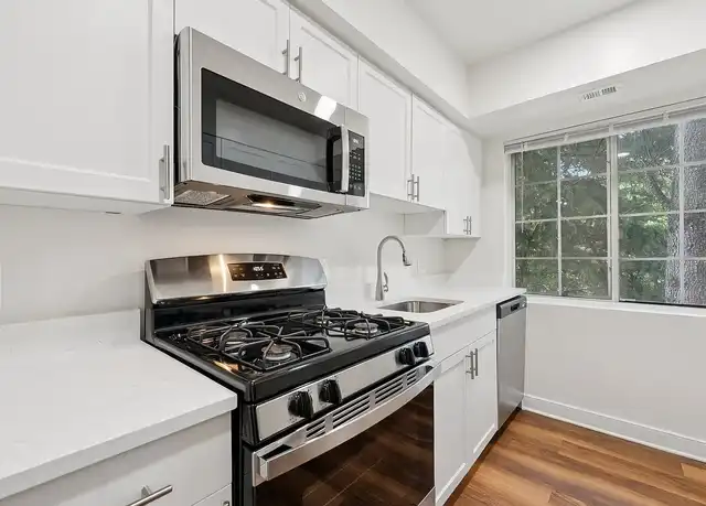 Property at Foxchase Apartments - 766 N Howard St, Alexandria, VA, 22304, 1-2 bed, 1-2.5 bath, [object Object]