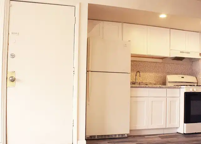 Property at Fernrock Apartments - 950 W Spencer Ave, Philadelphia, PA, 19141, 1 bed, 1 bath, [object Object]