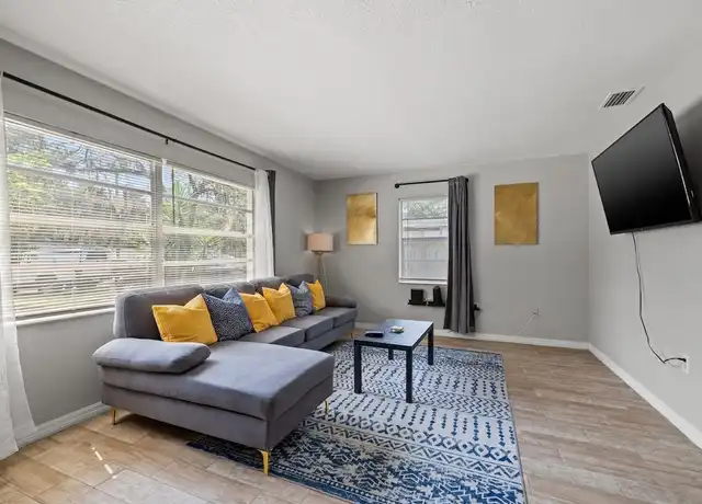 Property at East Henry Avenue 4219 - E Henry Ave, Tampa, FL, 33610, 1 bed, 1 bath, [object Object]