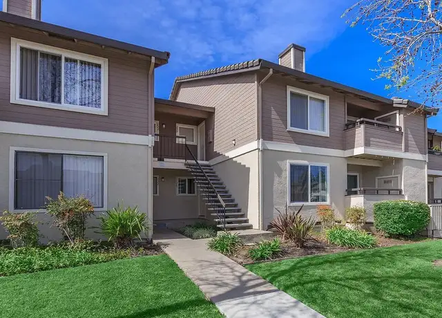 Photo of 300 Peppertree Way, Pittsburg, CA 94565