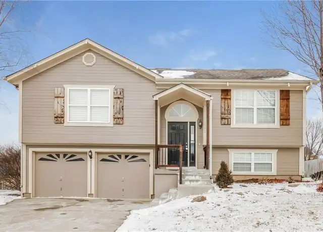 Property at 1502 Willow Dr, Greenwood, MO, 64034, 3 beds, 2 baths, [object Object]