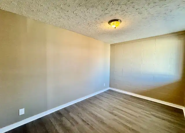 Property at 1018 W Lexington Ave Unit 05, Winchester, KY, 40391, 0 beds, 1 bath, [object Object]