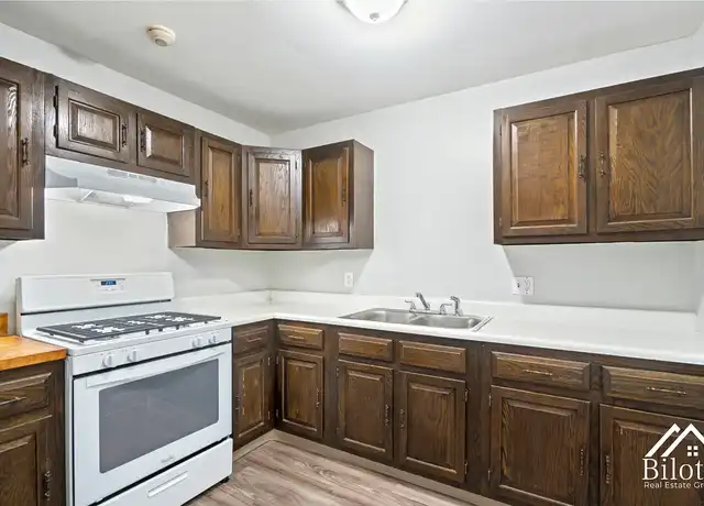 Property at 1250 South Broadway - 1250 S Broadway, East Providence, RI, 02914, 0-2 beds, 1 bath, Contact for Price