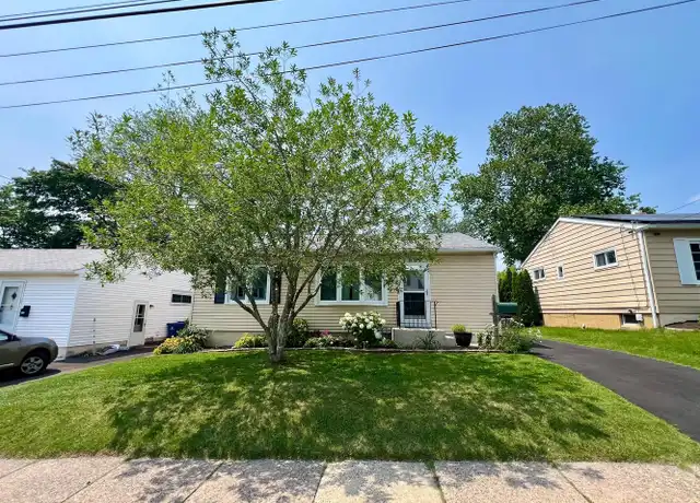 Property at 914 Penn Ave, Glenside, PA, 19038, 3 beds, 1.5 baths, [object Object]