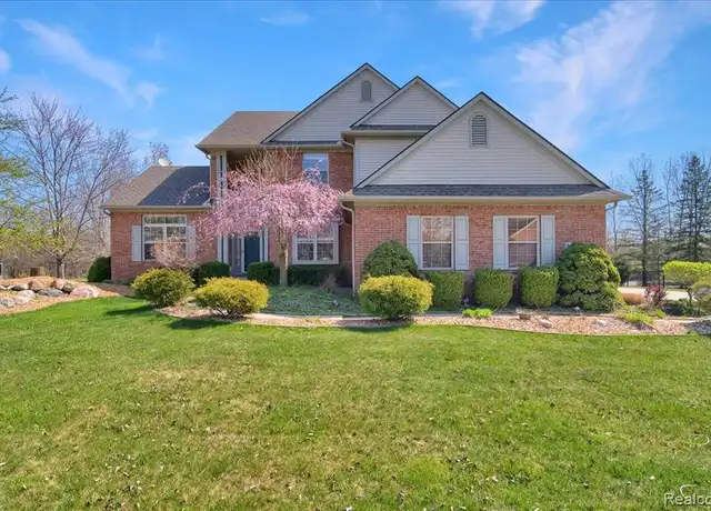 Property at 2565 River Woods Dr N, Canton, MI, 48188, 4 beds, 2.5 baths, [object Object]