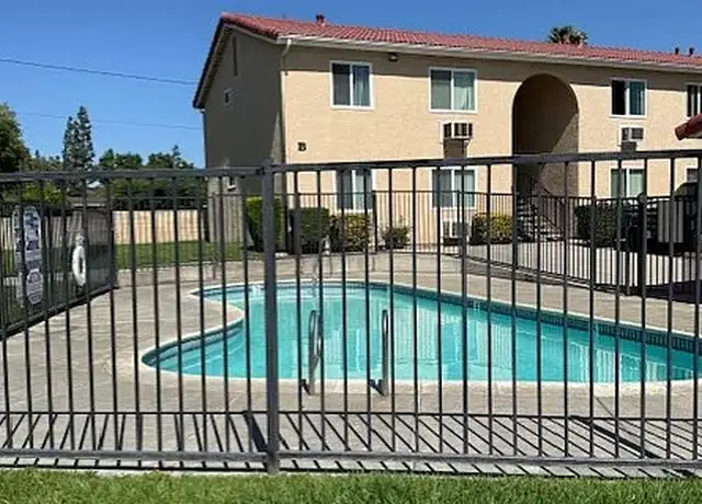 Photo of 224 W Merrill Ave, Rialto, CA 92376