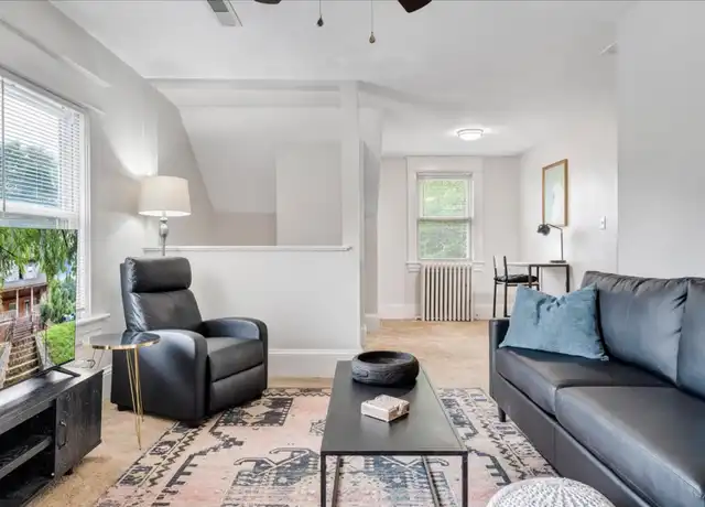 Property at 1622 Hamilton Ter SE Unit 2nd Floor, Roanoke, VA, 24014, 2 beds, 1 bath, [object Object]