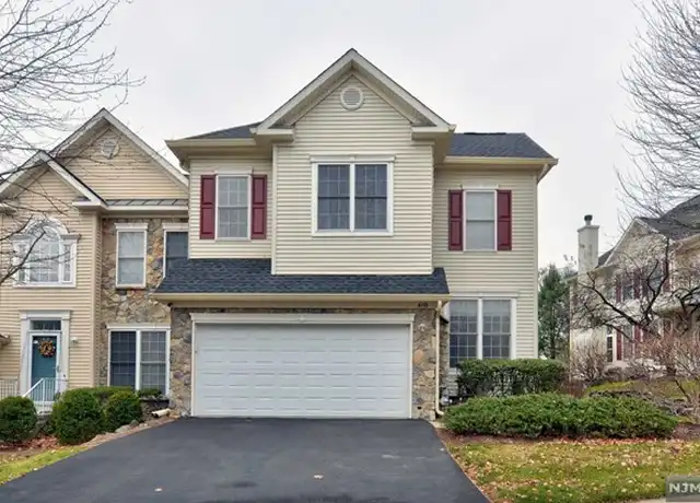 Property at 50 Rolling Views Dr, Woodland Park, NJ, 07424, 4 beds, 3.5 baths, [object Object]