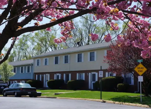 Property at 209 Surrey Ct Unit 215, Martinsburg, WV, 25401, 2 beds, 1.5 baths, [object Object]