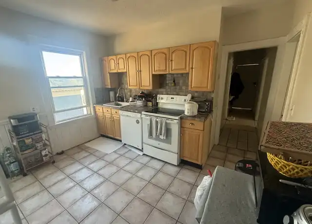 Property at 15 Rowell St Unit 3, Boston, MA, 02125, 3 beds, 1 bath, [object Object]