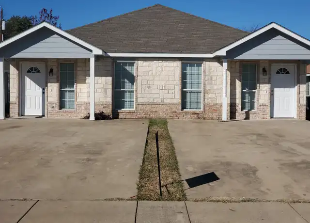 Property at 115 W Wilson Ave, Sherman, TX, 75090, 3 beds, 2 baths, [object Object]