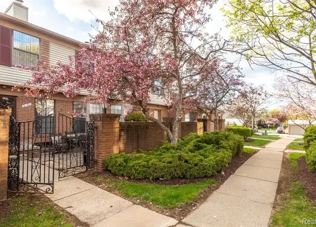 Property at 31198 Country Way, Farmington Hills, MI, 48331, 2 beds, 1.5 baths, [object Object]