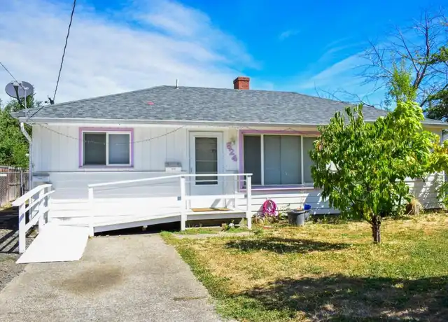 Property at 924 Mt Pitt Ave, Medford, OR, 97501, 3 beds, 2 baths, [object Object]