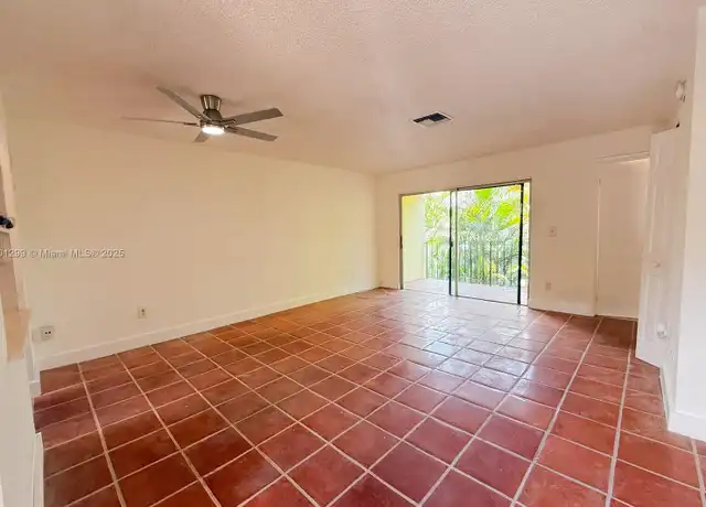 Property at 11 Edgewater Dr Unit 8, Coral Gables, FL, 33133, 2 beds, 1.5 baths, [object Object]