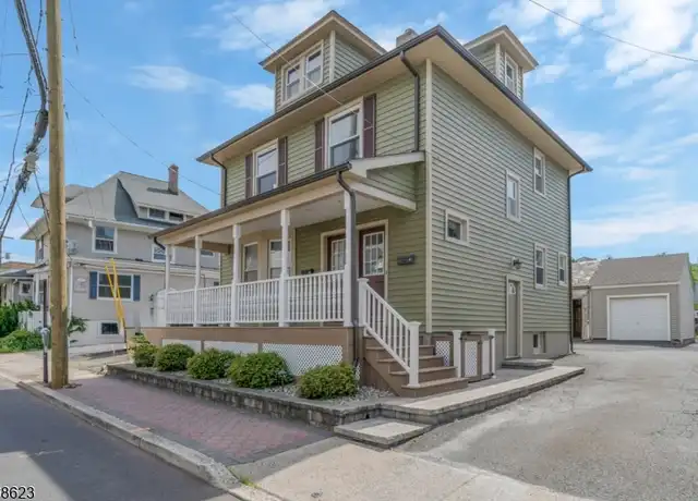 Property at 32 Maple St, Somerville, NJ, 08876, 2 beds, 1 bath, [object Object]