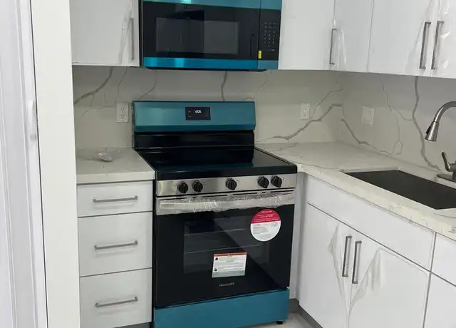 Property at 5304 NW 25th St #17, Lauderhill, FL, 33313, 2 beds, 1 bath, [object Object]