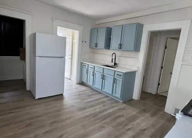 Property at 133 Ash St Unit 2, Bridgeport, CT, 06605, 3 beds, 1 bath, [object Object]