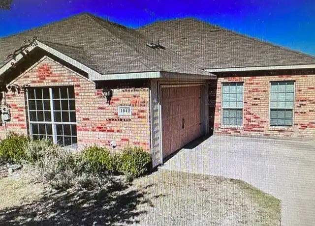 Property at 1042 Newcastle Dr, Weatherford, TX, 76086, 3 beds, 2 baths, [object Object]