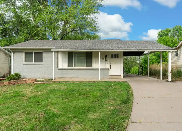 Property at 1128 Saratoga Dr, Saint Charles, MO, 63303, 3 beds, 2 baths, [object Object]