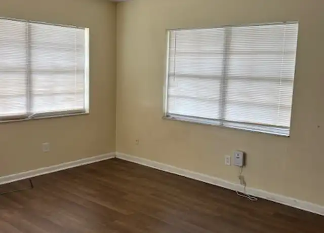 Property at 111 N Moss St, Leesburg, FL, 34748, 2 beds, 1 bath, [object Object]