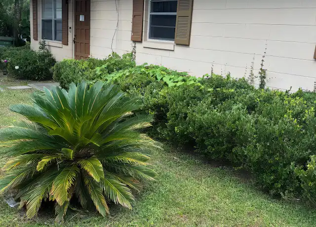 Property at 111 N Moss St, Leesburg, FL, 34748, 2 beds, 1 bath, [object Object]
