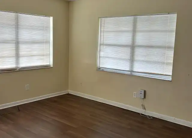 Property at 111 N Moss St, Leesburg, FL, 34748, 2 beds, 1 bath, [object Object]