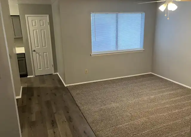 Property at 100 Lc Martin Dr, Devine, TX, 78016, 2 beds, 1 bath, [object Object]