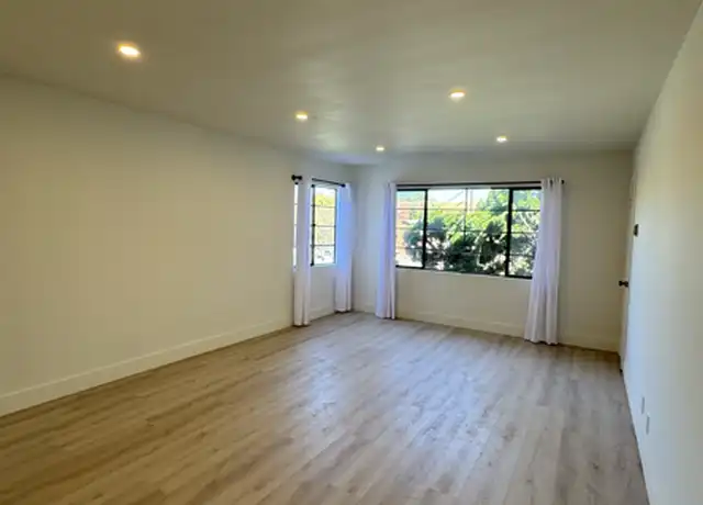 Property at 1227 18th St Unit F, Santa Monica, CA, 90404, 1 bed, 1 bath, [object Object]