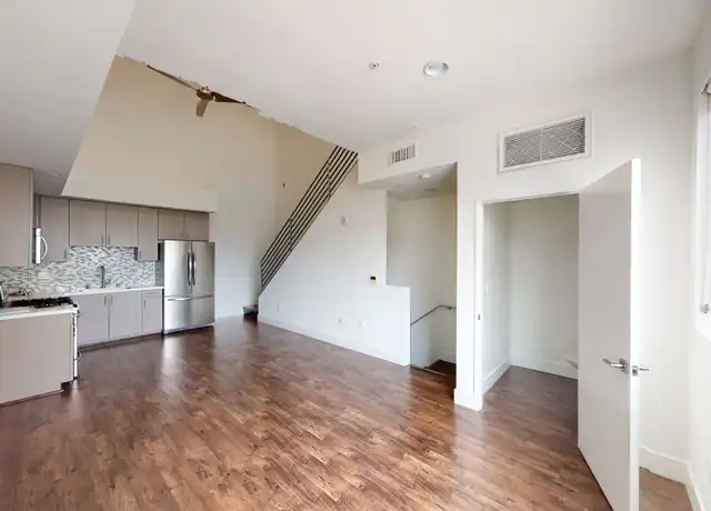 Property at 4270 Lindblade Dr Unit 15, Los Angeles, CA, 90066, 1 bed, 1.5 baths, [object Object]