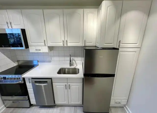 Property at 20 Auburn Ct Unit B, Alexandria, VA, 22305, 2 beds, 1 bath, [object Object]