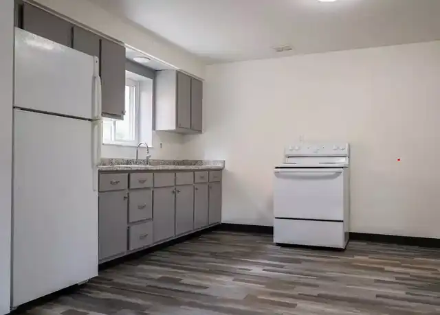 Property at Eastwood Apartments - 549 Farview Dr, Greensburg, PA, 15601, 2 beds, 1 bath, [object Object]