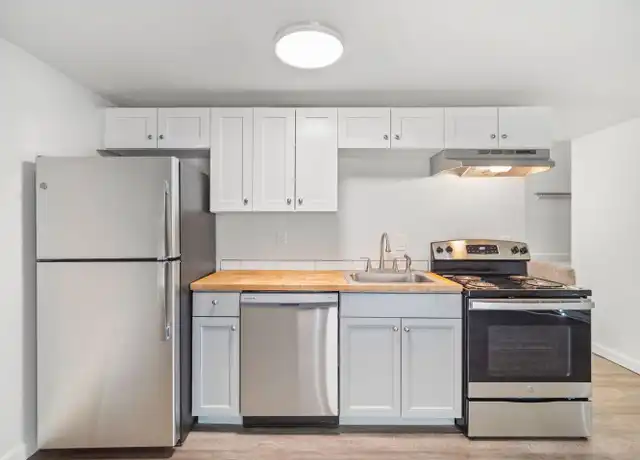 Property at 2922 E 35th Ave Unit 8, Spokane, WA, 99223, 2 beds, 1 bath, [object Object]