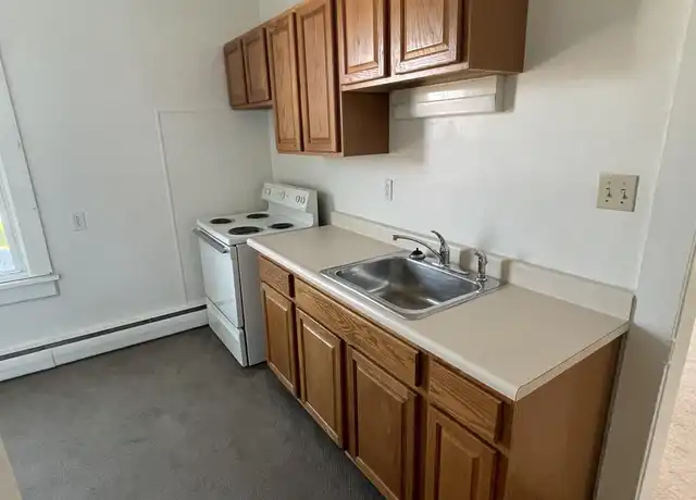 Property at 429 Oakland Ave Unit 2, Greensburg, PA, 15601, 2 beds, 1 bath, [object Object]