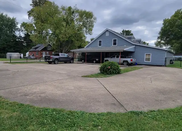 Property at 105 Aarup St, Springfield, IL, 62703, 4 beds, 2 baths, [object Object]