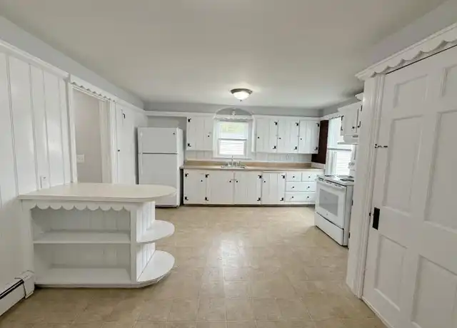 Property at 18 Taunton St, Plainville, MA, 02762, 3 beds, 1 bath, [object Object]