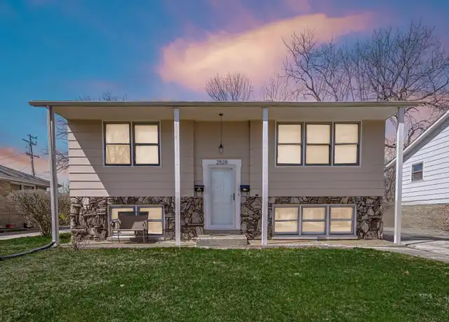 Property at 2528 N Linden Ave Unit 2, Waukegan, IL, 60087, 2 beds, 1 bath, [object Object]