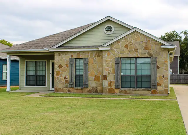Property at 208 Garden Dr, Waco, TX, 76706, 4 beds, 3 baths, [object Object]