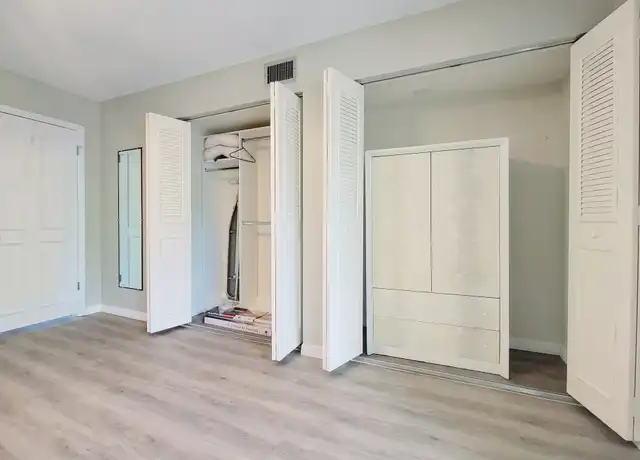 Property at 90 S Highland Ave #1216, Tarpon Springs, FL, 34689, 2 beds, 1 bath, [object Object]