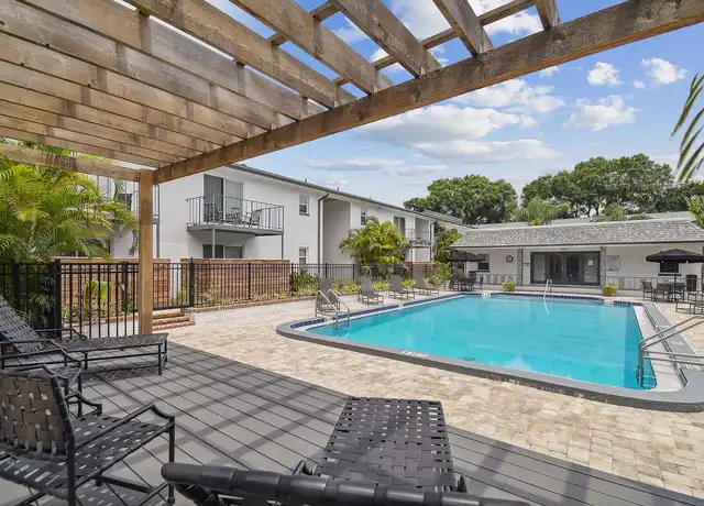 Property at Great Location - SOUTH TAMPA - SOHO / Hyde Park Area - 2401 W Morrison Ave, Tampa, FL, 33629, 2 beds, 1 bath, [object Object]