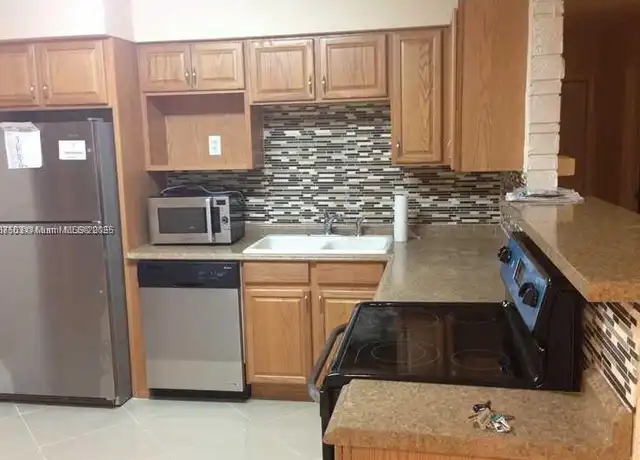 Property at 4720 SW 25th Ter, Fort Lauderdale, FL, 33312, 2 beds, 1 bath, [object Object]