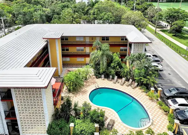 Property at 744 NE 14th Ave #4, Fort Lauderdale, FL, 33304, 2 beds, 2 baths, [object Object]