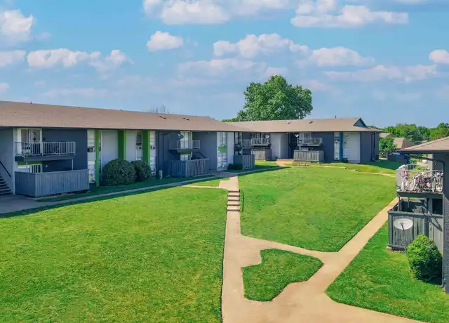 Property at 2704 S Cockrell Hill Rd Unit C2, Dallas, TX, 75211, 3 beds, 2 baths, [object Object]
